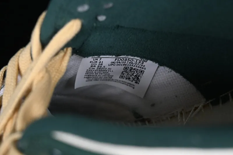 All Categories Nk SB Dunk Series Nk SB Dunk Low Low-top sneakers Nk Dunk Low SE "Noble Green" Classic Brazilian color SB low-top sports and leisure sneakers FD0350-133